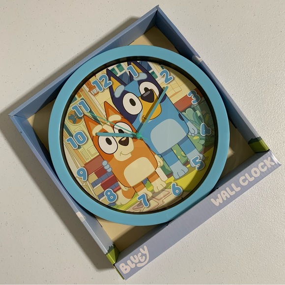 Bluey and Bingo Analog Wall Clock-New in Box - Picture 3 of 5